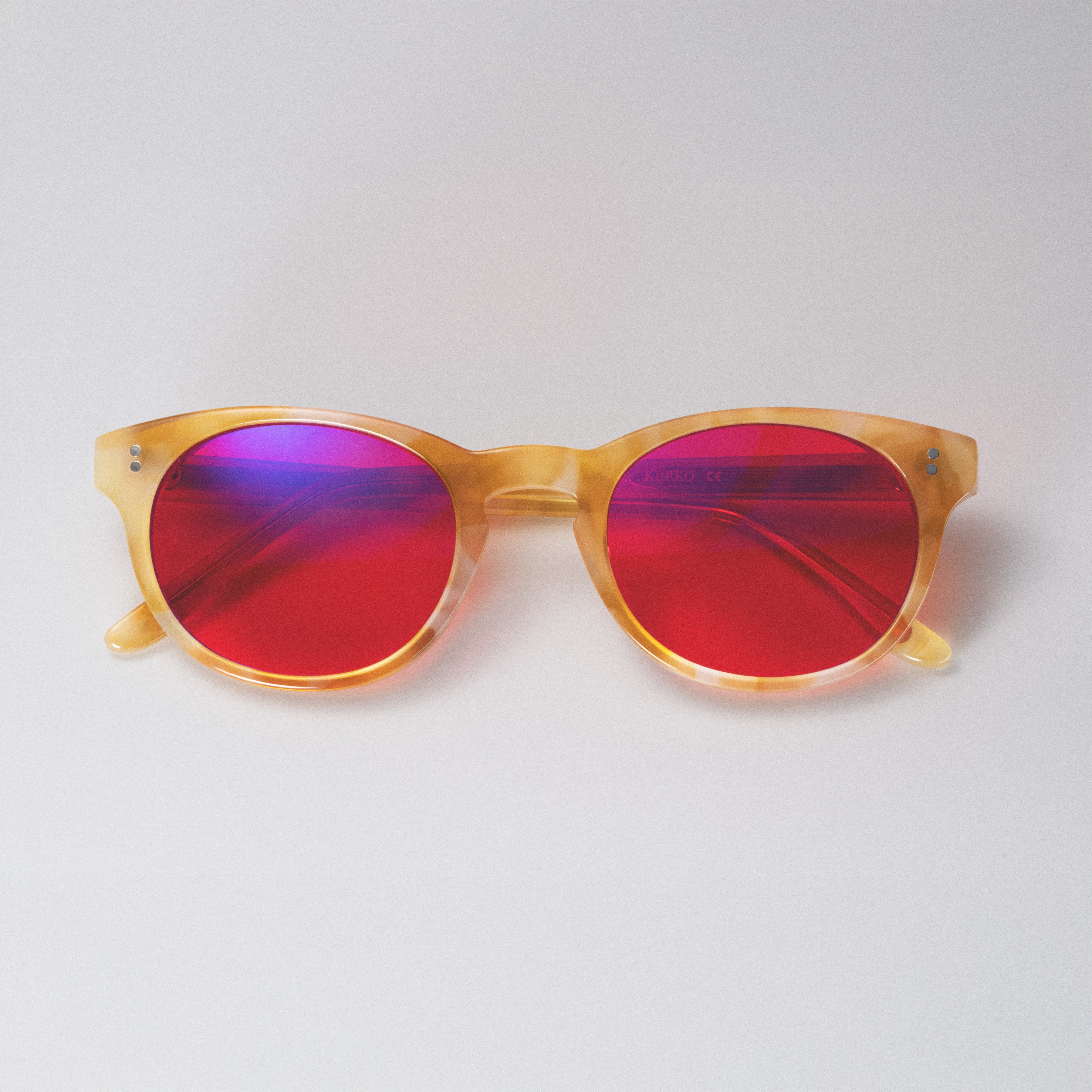 Arpia V212 / Amarilla / Lente roja